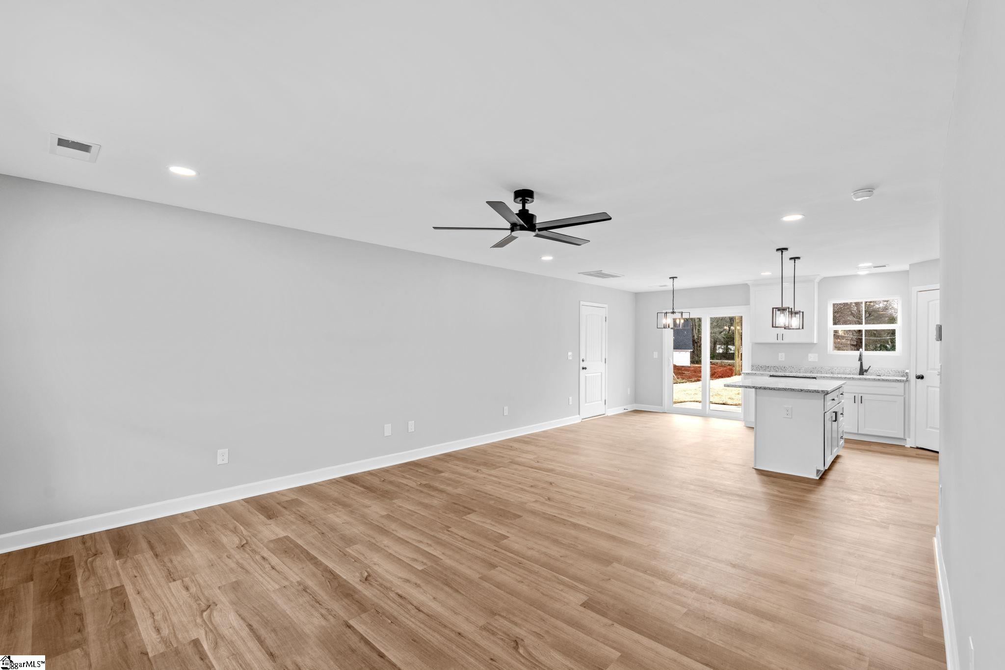 1863 Reid School Road Taylors, SC 29687 - Photo 2 of 25