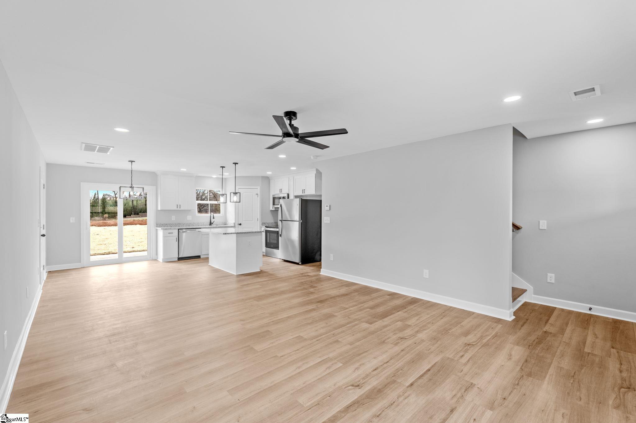 1863 Reid School Road Taylors, SC 29687 - Photo 3 of 25