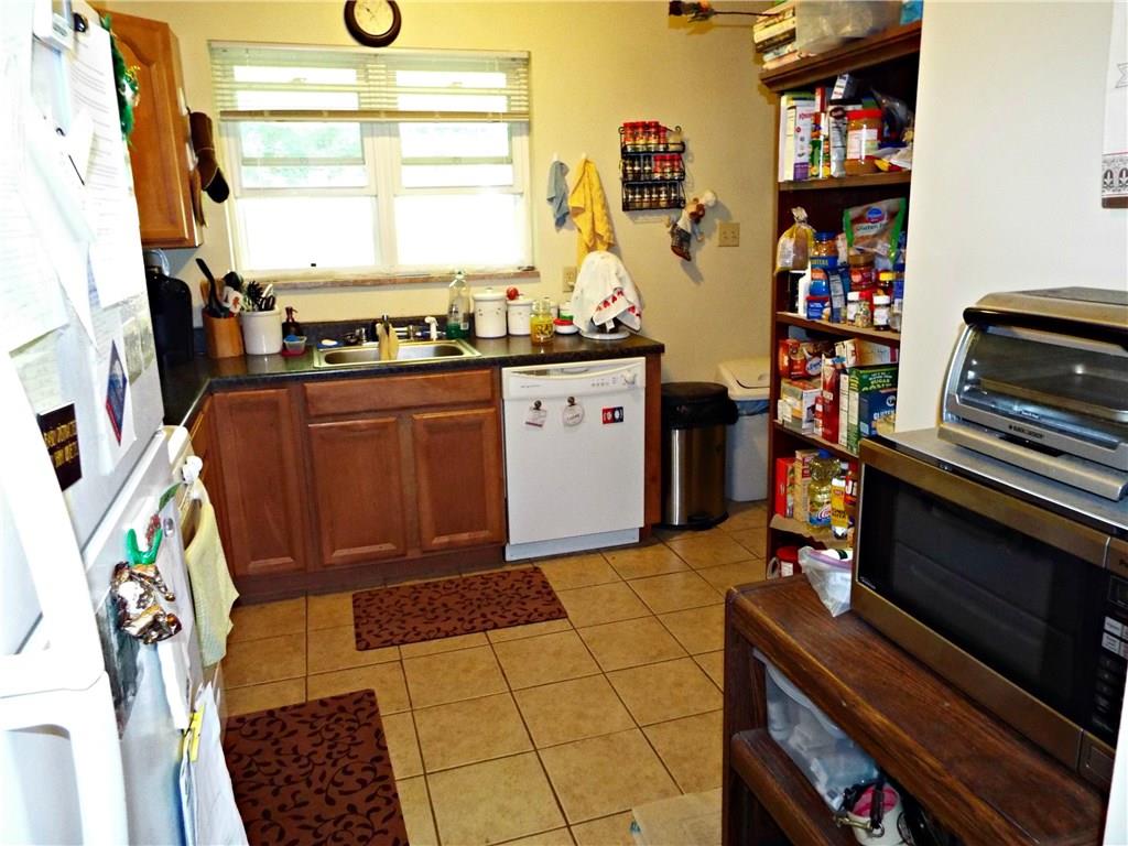 2079 Noblestown Road Pittsburgh, PA 15205 - Photo 4 of 9 Gallery Image 4