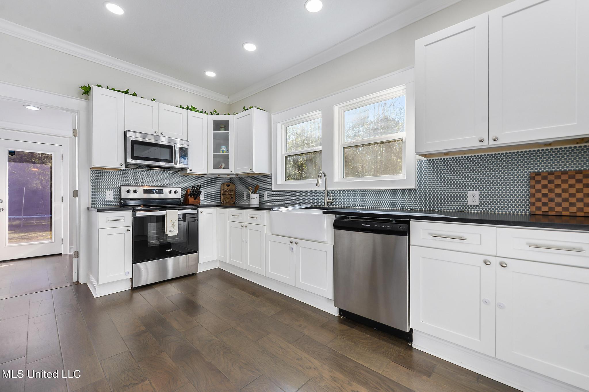 3131 Bachman Road D'Iberville, MS 39540 - Photo 9 of 26 009