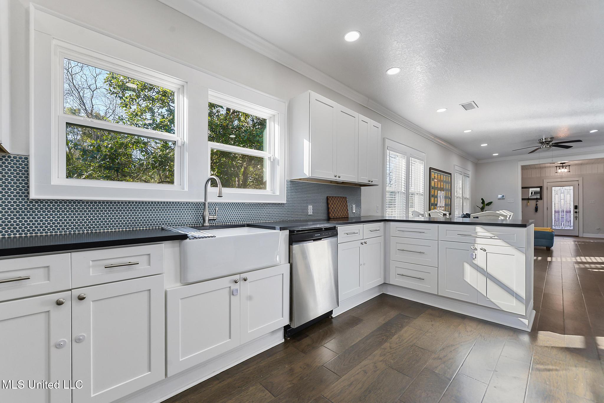 3131 Bachman Road D'Iberville, MS 39540 - Photo 10 of 26 010