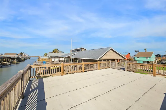 $695,000 | 235 Galleon, Freeport, TX 77541