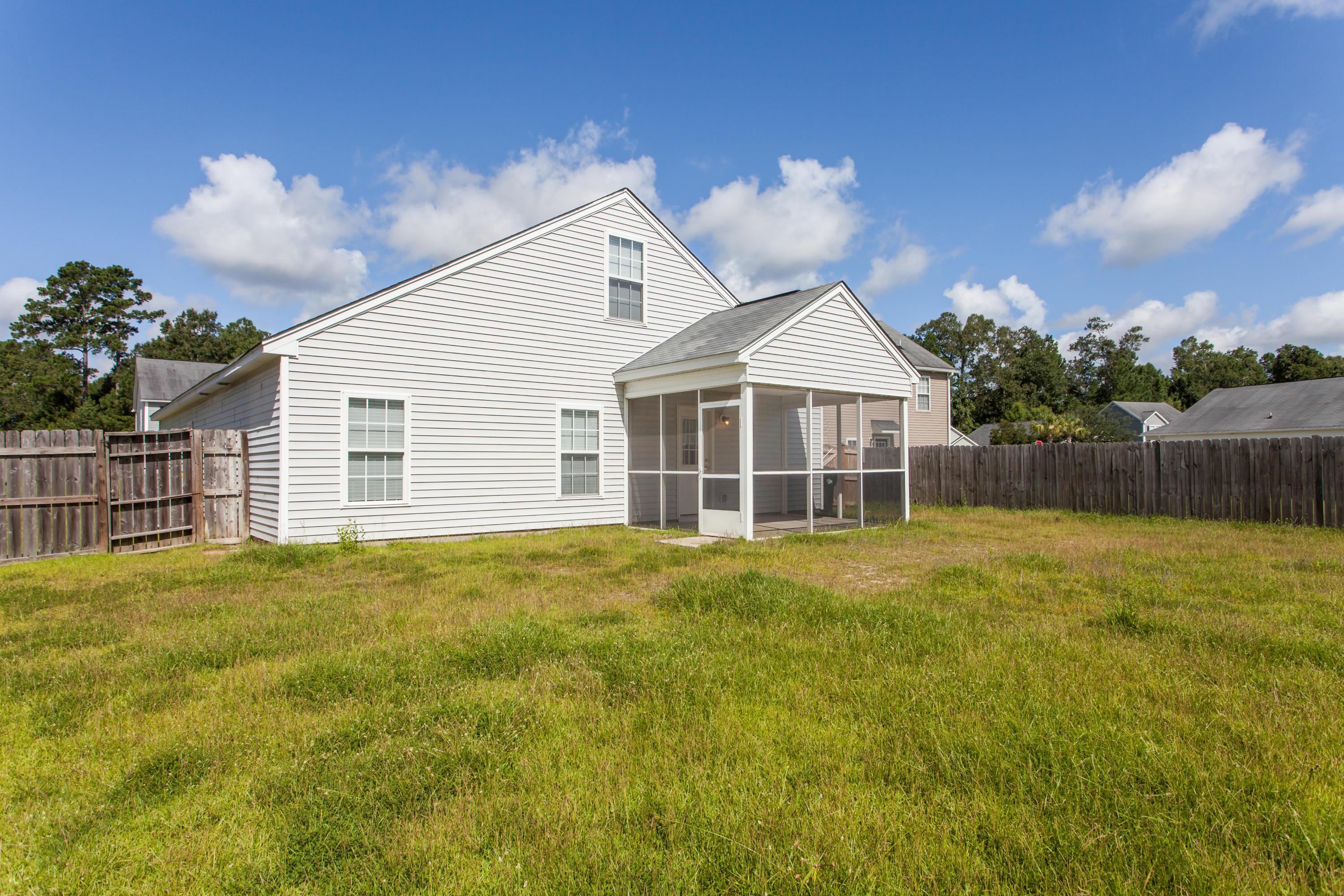 112 Thistle Road Goose Creek, SC 29445 - Photo 2 of 17 112 Thistle (2 of 17)