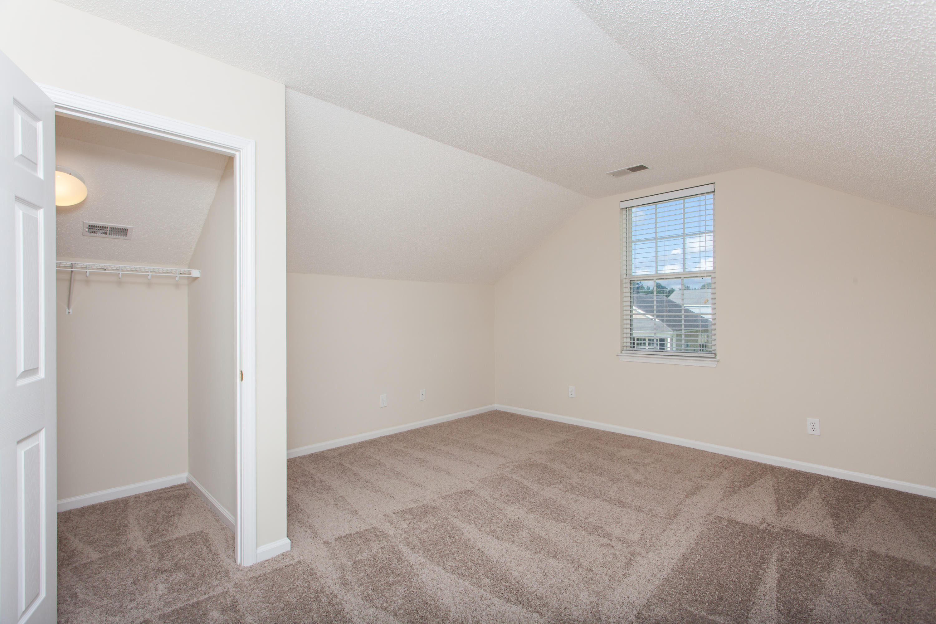 112 Thistle Road Goose Creek, SC 29445 - Photo 14 of 17 112 Thistle (14 of 17)