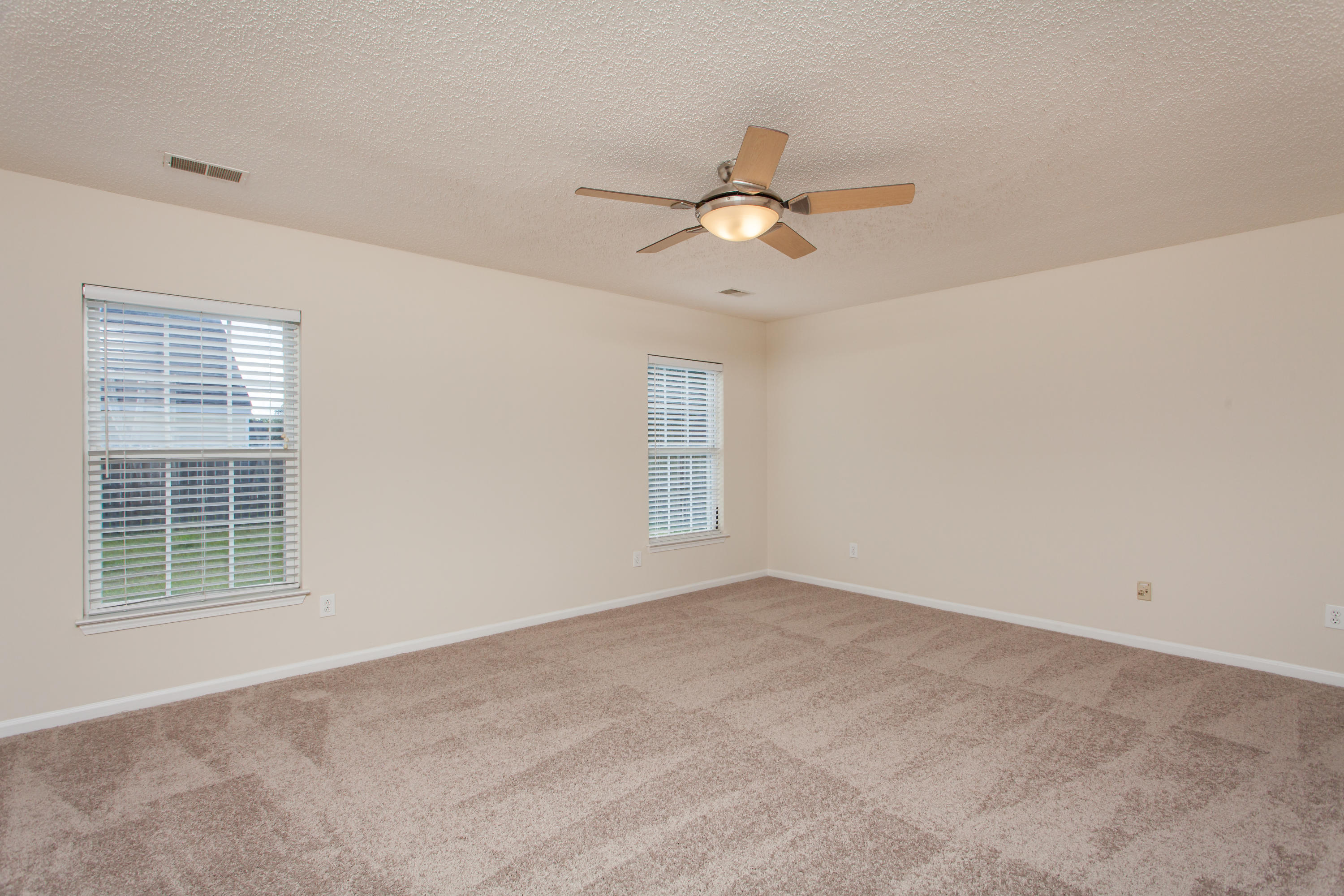 112 Thistle Road Goose Creek, SC 29445 - Photo 7 of 17 112 Thistle (10 of 17)