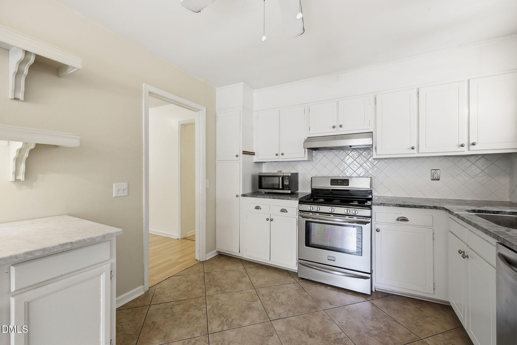5940 Wintergreen Drive Raleigh, NC 27609 - Photo 14 of 40 Kitchen
