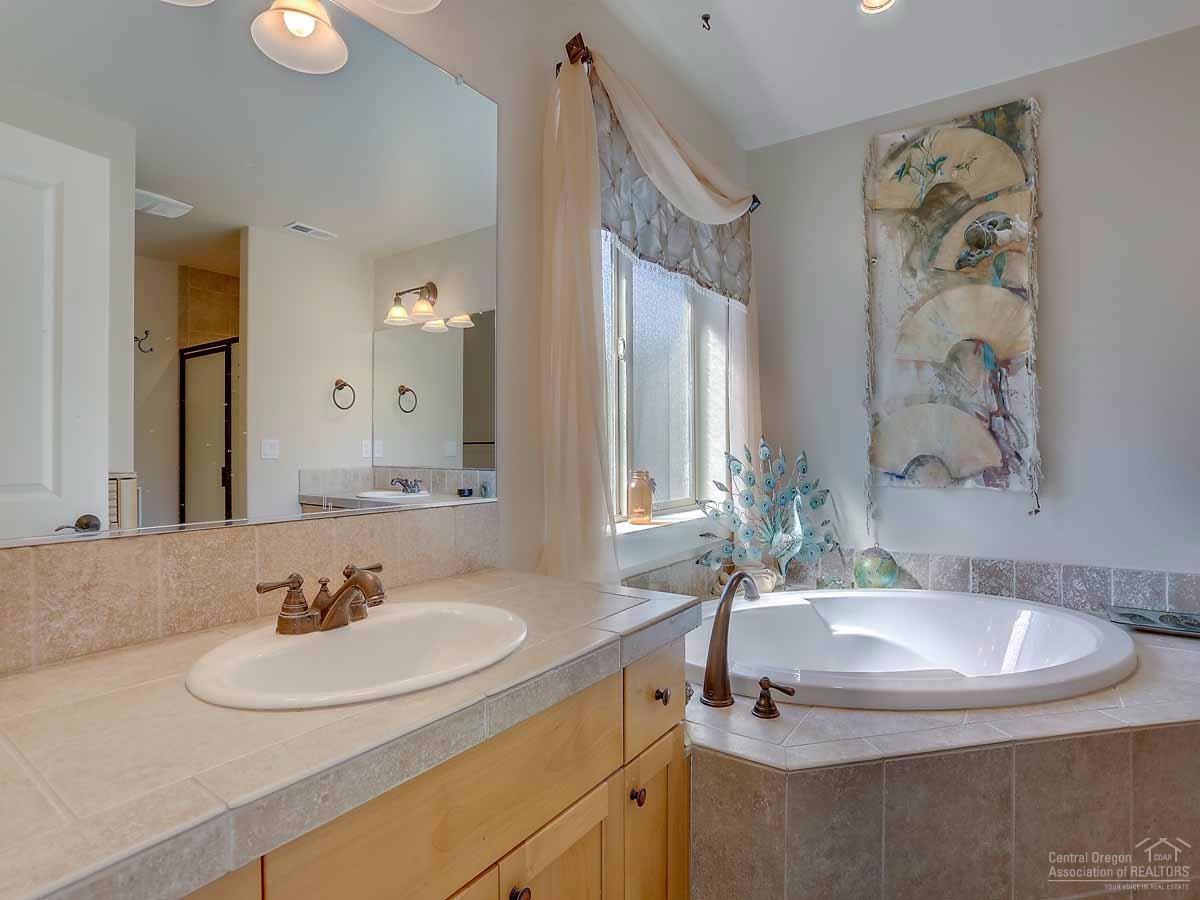 62477 Eagle Road Bend, OR 97701 - Photo 13 of 24 Gallery Image 13