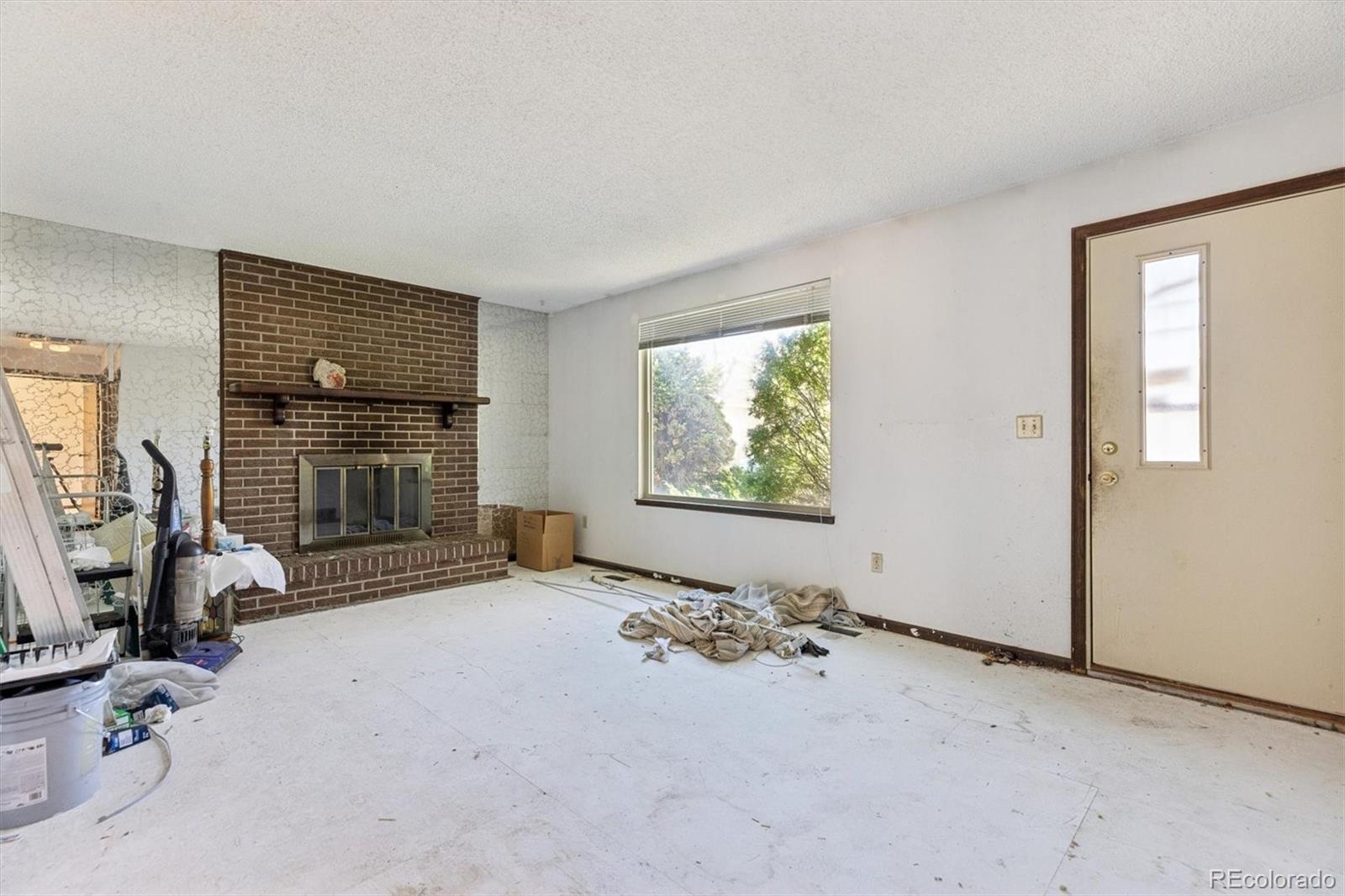 2560 South Sable Way Aurora, CO 80014 - Photo 3 of 35