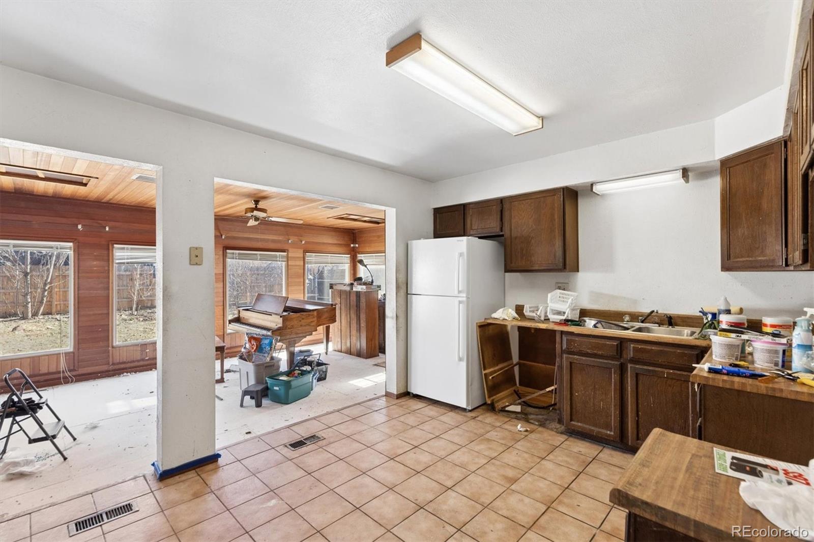 2560 South Sable Way Aurora, CO 80014 - Photo 5 of 35