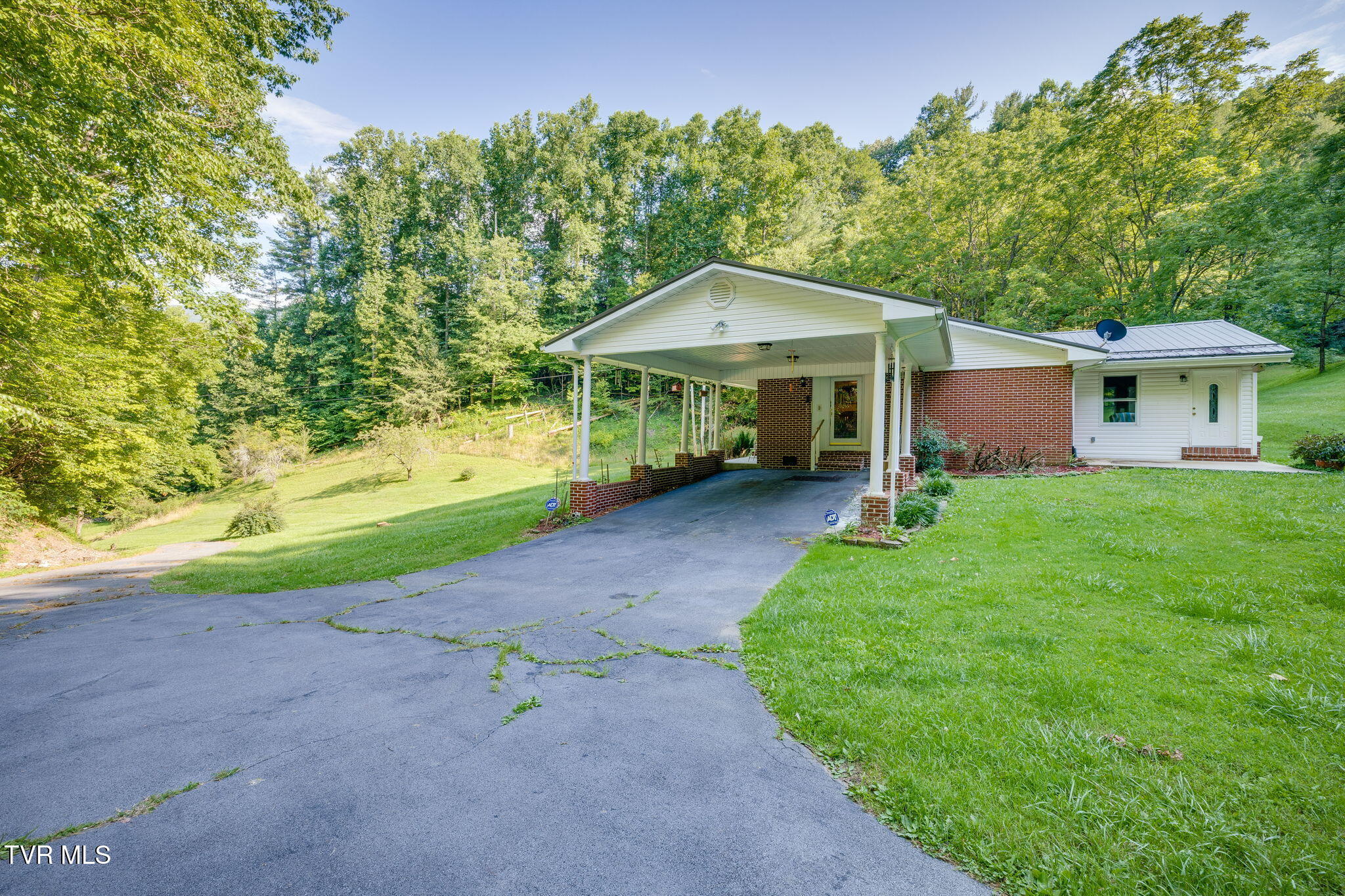175 Robert Rice Road Erwin, TN 37650 - Photo 37 of 58 035