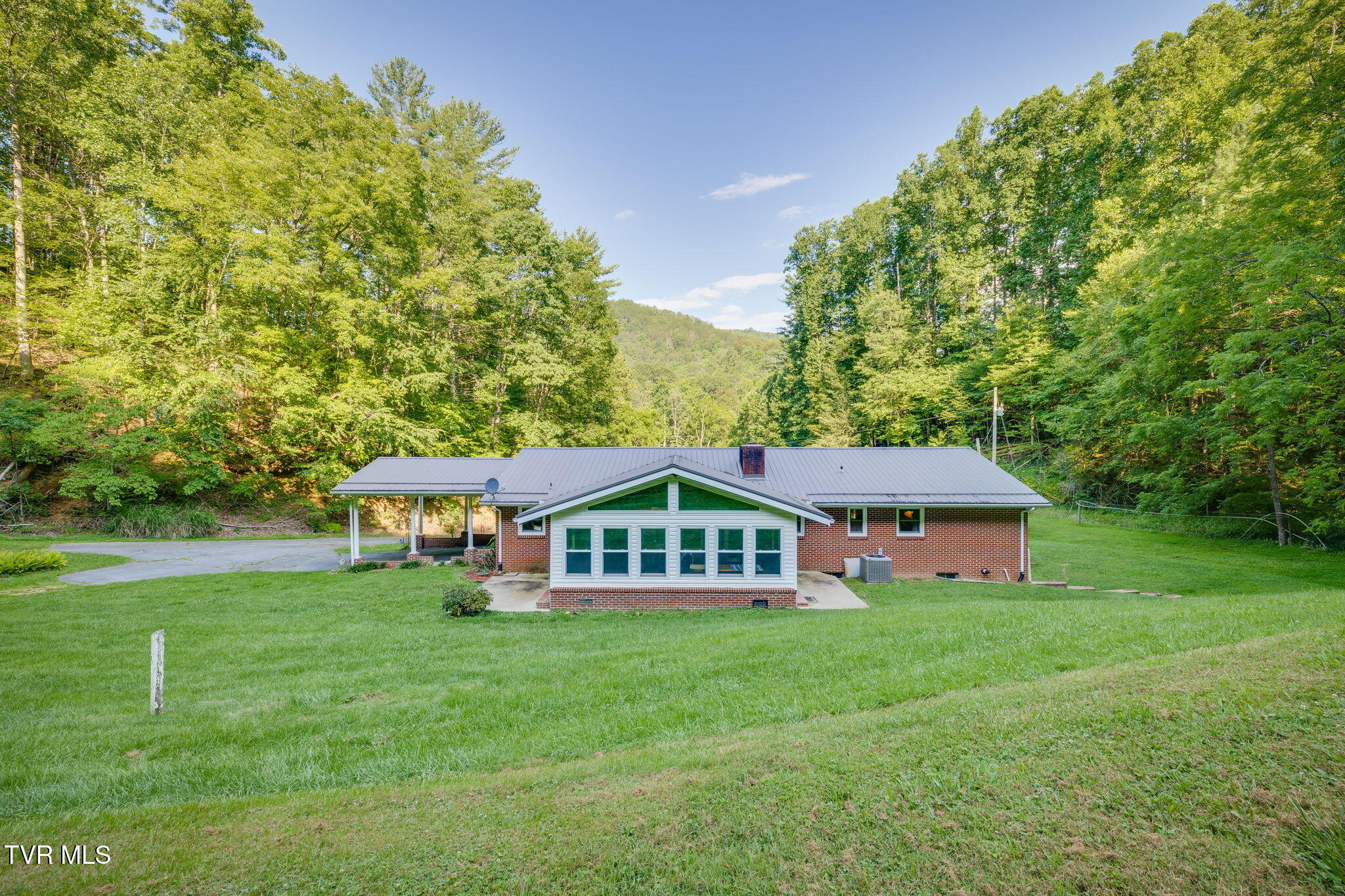 175 Robert Rice Road Erwin, TN 37650 - Photo 39 of 58 037