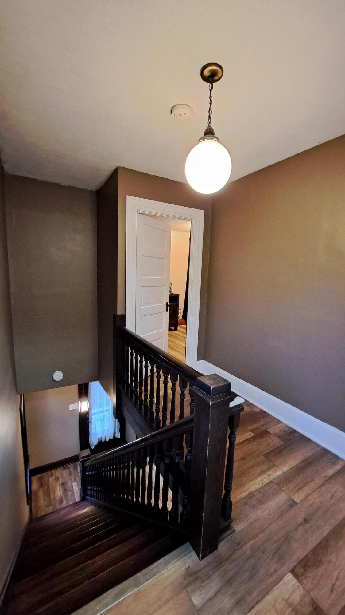 76 Commodore Street Newark, OH 43055 - Photo 28 of 53 2nd Floor Landing