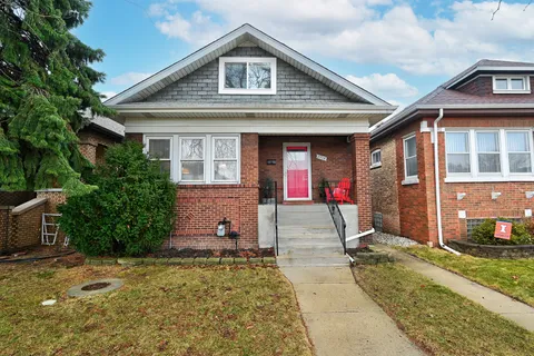 $350,000 | 2714 Clarence Avenue, Berwyn, IL 60402