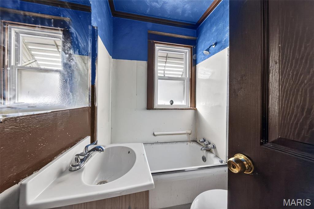 5947 Summit Avenue St. Louis, MO 63147 - Photo 11 of 30