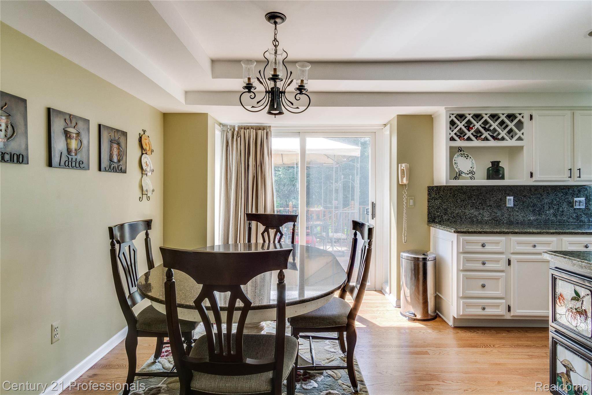 571 Augusta Drive Rochester, MI 48309 - Photo 12 of 42 Interiors (11 of 48).jpg