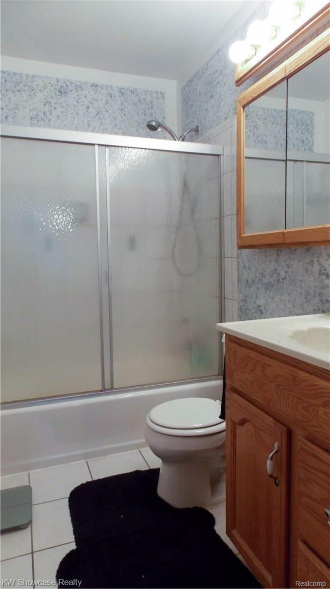 40327 Oak Tree Novi, MI 48375 - Photo 15 of 19 DSCN4523.jpg