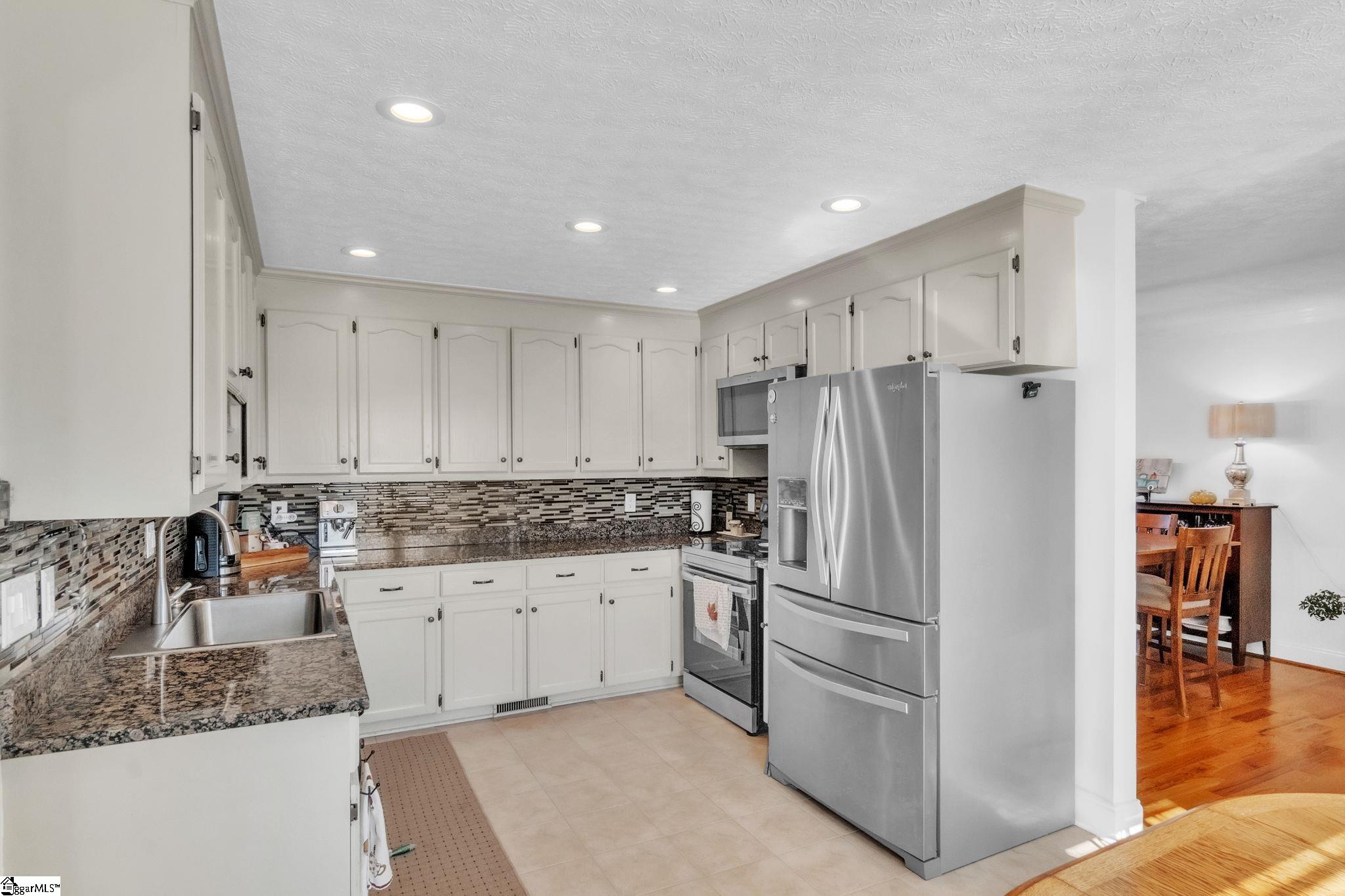 719 Ansel School Road Greer, SC 29651 - Photo 10 of 31