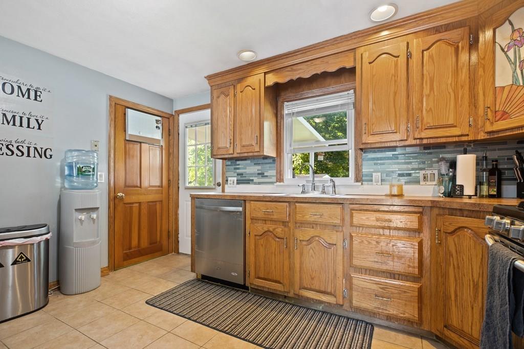 45 Woodlawn Road Randolph, MA 02368 - Photo 3 of 21 Gallery Image 3