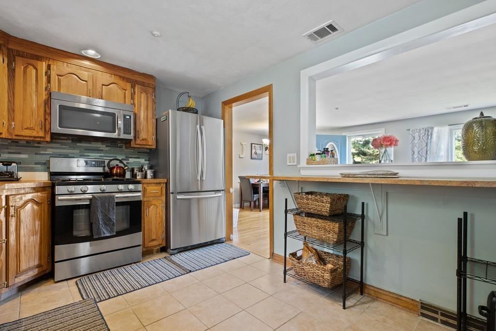 45 Woodlawn Road Randolph, MA 02368 - Photo 4 of 21 Gallery Image 4