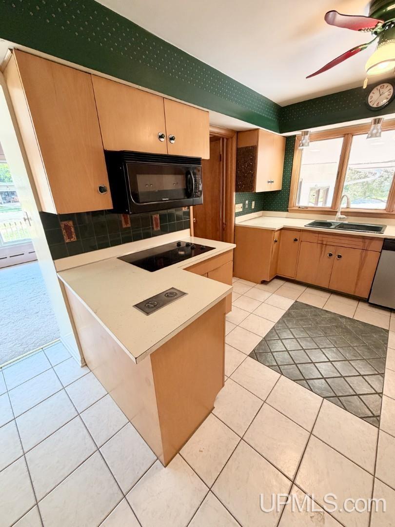 780 White Avenue Ishpeming, MI 49849 - Photo 12 of 37