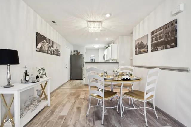 $229,900 | 6711 West Bridgefield Way, Indianapolis, IN 46254