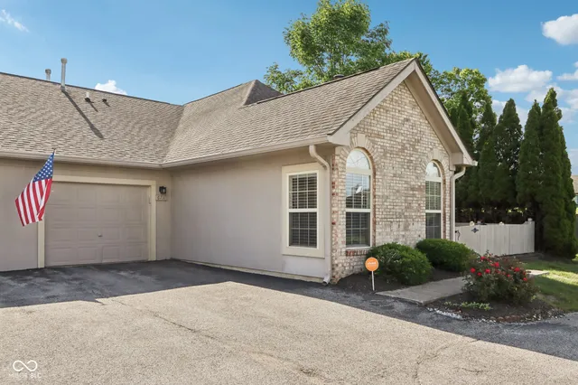 $229,900 | 6711 West Bridgefield Way, Indianapolis, IN 46254