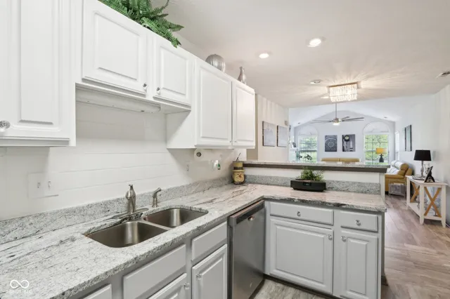 $229,900 | 6711 West Bridgefield Way, Indianapolis, IN 46254