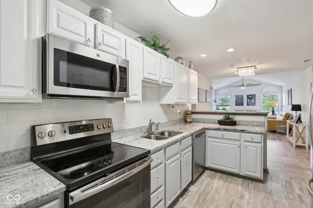 $229,900 | 6711 West Bridgefield Way, Indianapolis, IN 46254