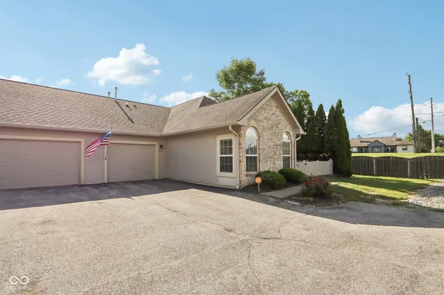 $229,900 | 6711 West Bridgefield Way, Indianapolis, IN 46254