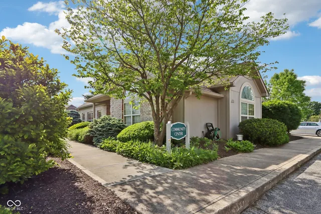 $229,900 | 6711 West Bridgefield Way, Indianapolis, IN 46254