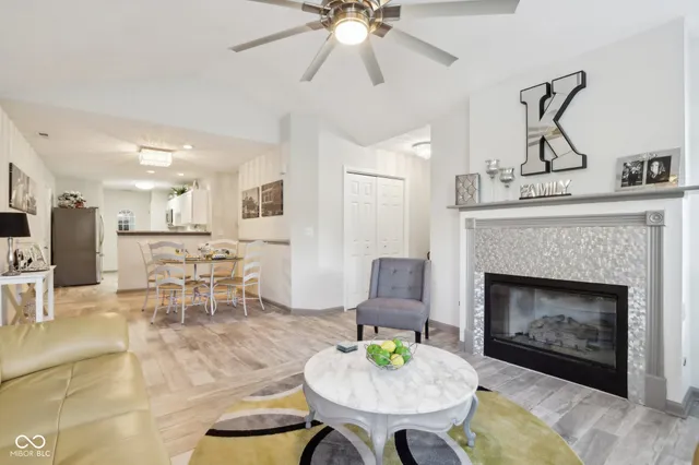 $229,900 | 6711 West Bridgefield Way, Indianapolis, IN 46254