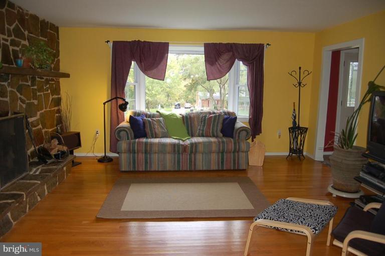 12409 Deoudes Road Boyds, MD 20841 - Photo 13 of 25 Living Room #2