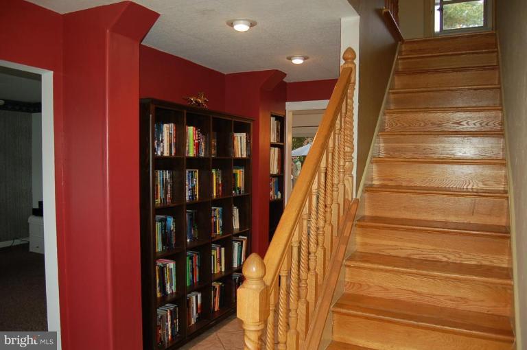 12409 Deoudes Road Boyds, MD 20841 - Photo 21 of 25 Hallway