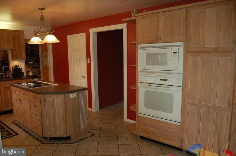 12409 Deoudes Road Boyds, MD 20841 - Photo 8 of 25 Kitchen