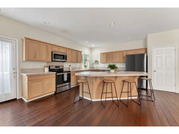 $629,900 | 12425 Southwest Winterview Drive, Tigard, OR 97224