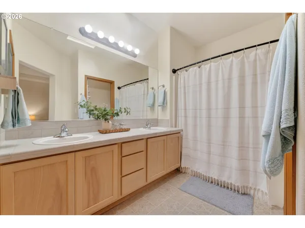 $629,900 | 12425 Southwest Winterview Drive, Tigard, OR 97224
