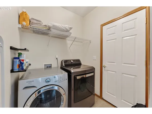 $629,900 | 12425 Southwest Winterview Drive, Tigard, OR 97224