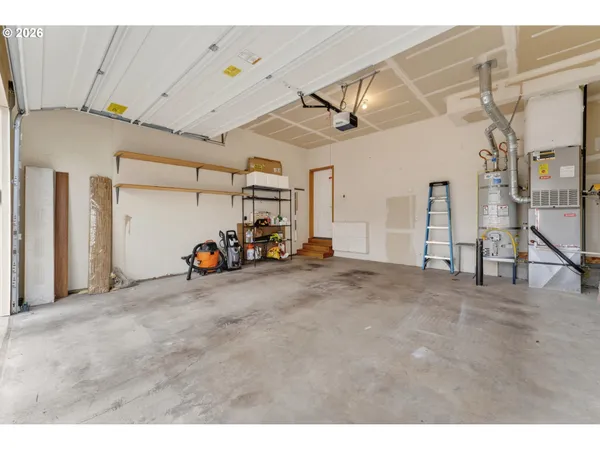 $629,900 | 12425 Southwest Winterview Drive, Tigard, OR 97224
