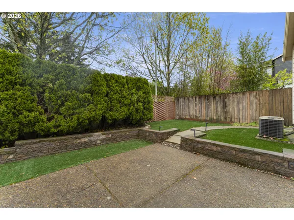 $629,900 | 12425 Southwest Winterview Drive, Tigard, OR 97224