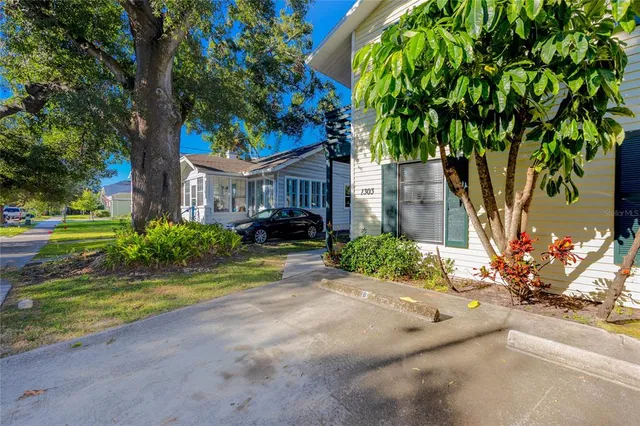 a view of an outdoor space