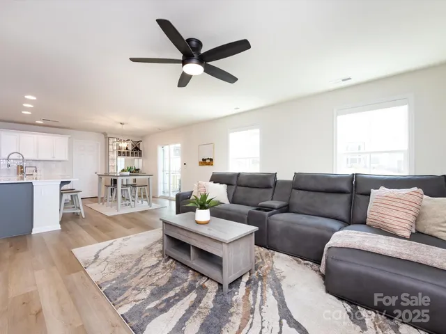 $600,000 | 17848 Wilbanks Drive, Charlotte, NC 28278