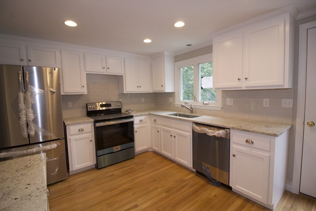 2 Knollwood Road Medfield, MA 02052 - Photo 5 of 21 Gallery Image 5