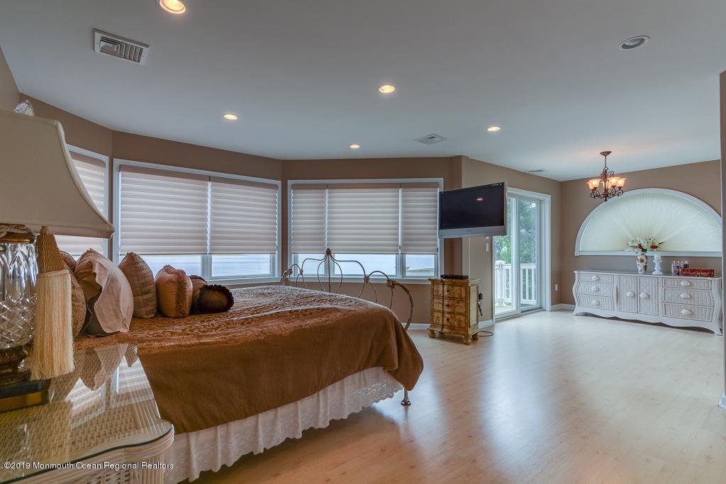7 Cove Point Road Toms River, NJ 08753 - Photo 16 of 33 15