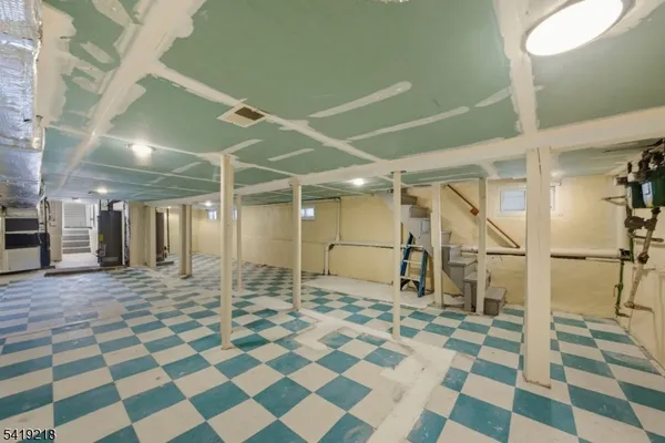 $675,000 | 216 Delaware Street, Elizabeth Port, NJ 07206