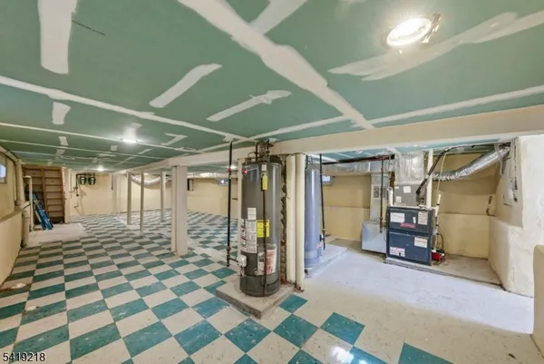 $675,000 | 216 Delaware Street, Elizabeth Port, NJ 07206