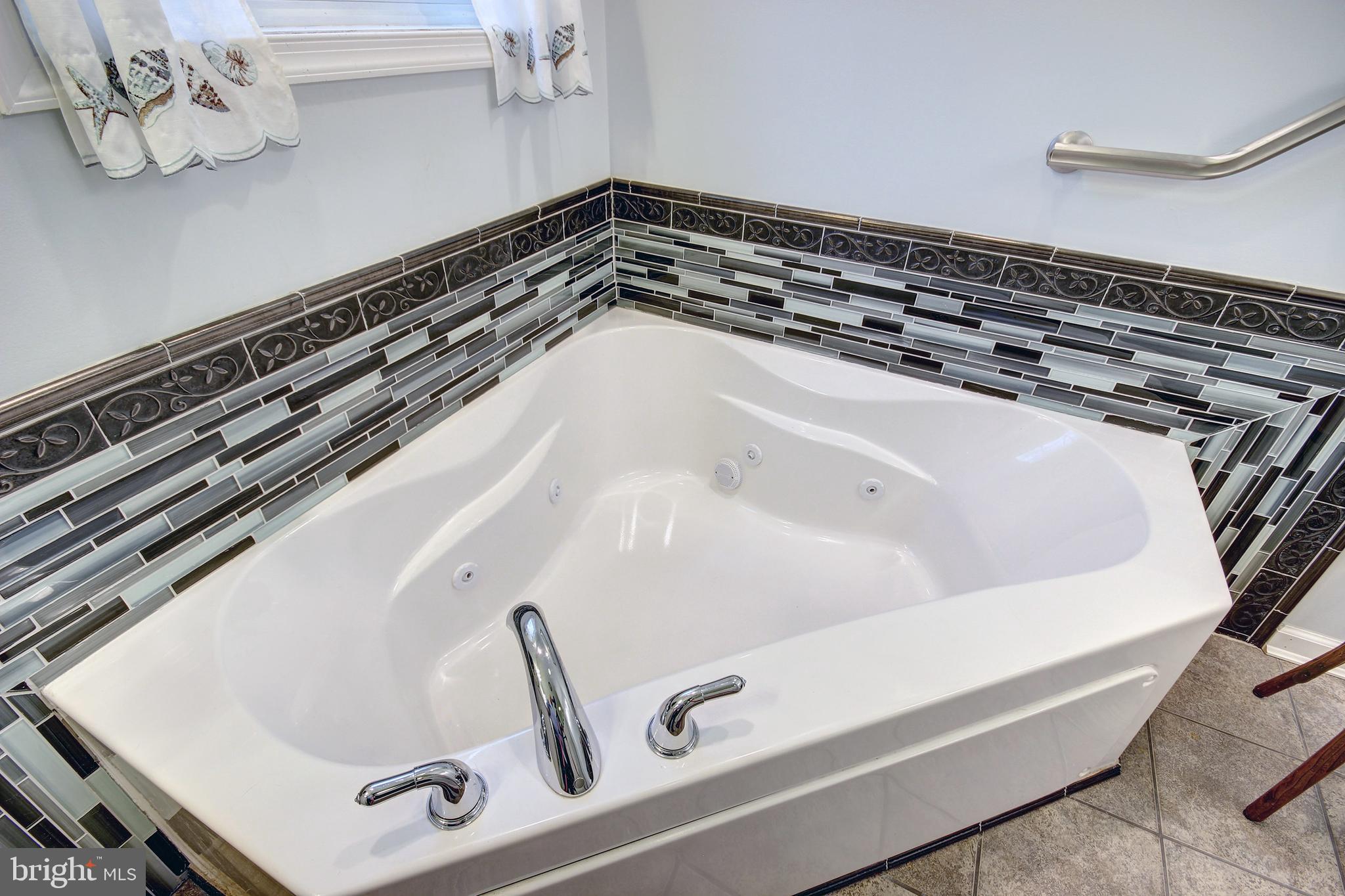 28140 Whitehaven Ferry Road Princess Anne, MD 21853 - Photo 17 of 29 Whirlpool tub