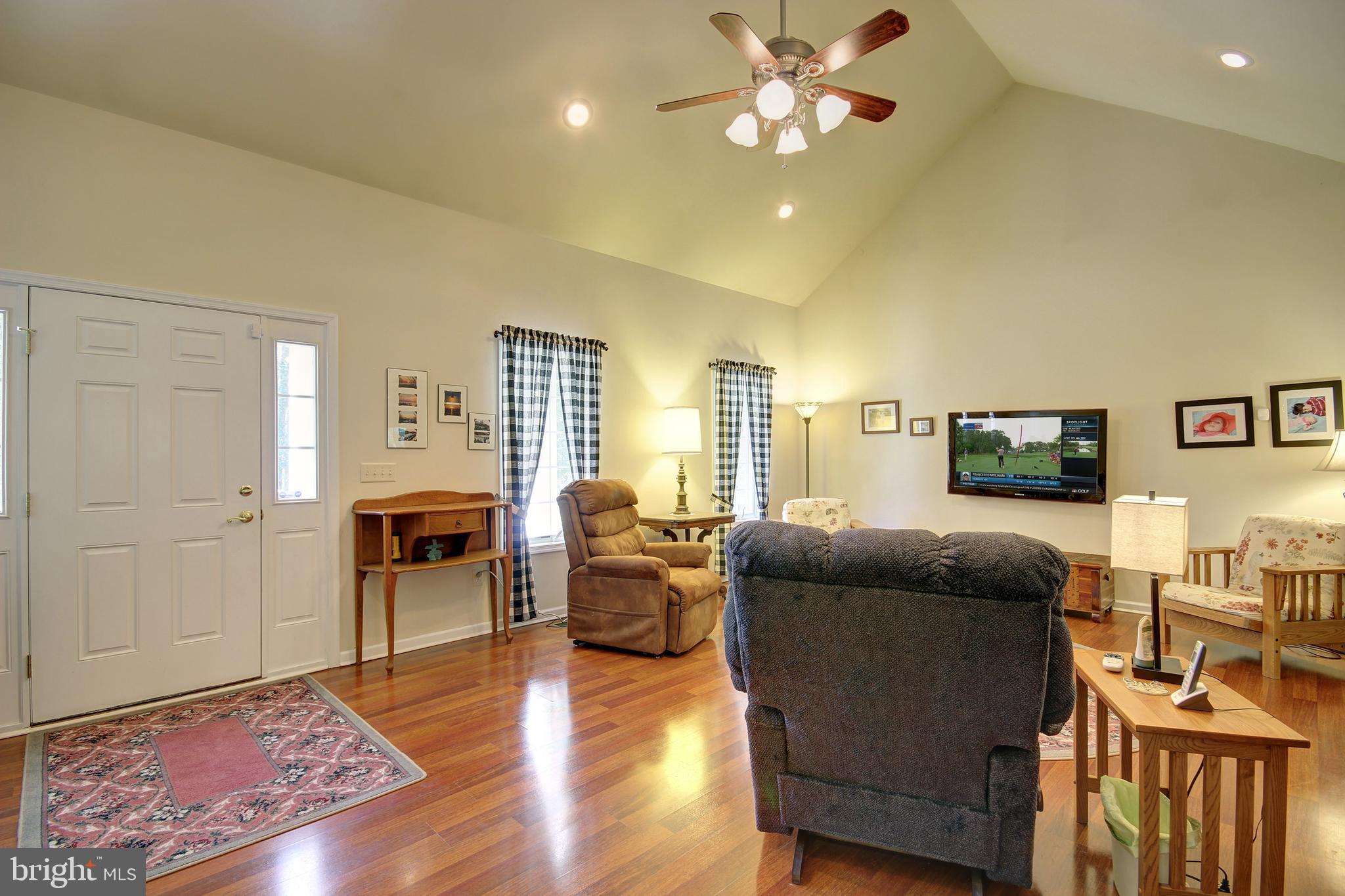 28140 Whitehaven Ferry Road Princess Anne, MD 21853 - Photo 5 of 29 Family room