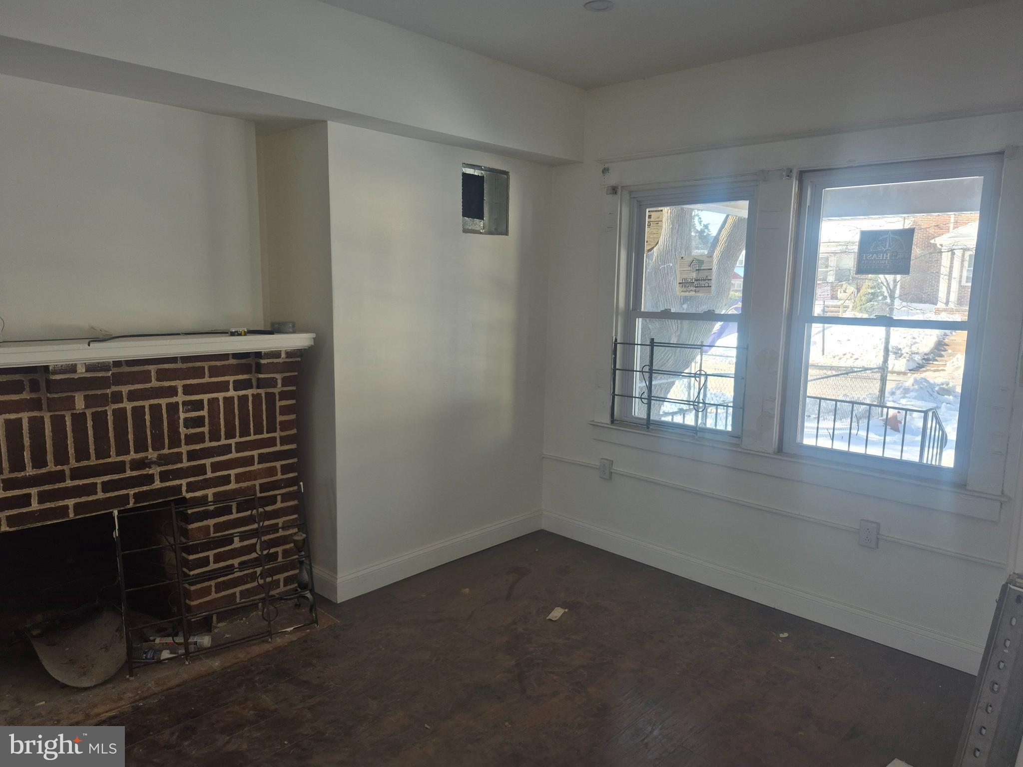 805 North Woodington Road Baltimore, MD 21229 - Photo 3 of 23