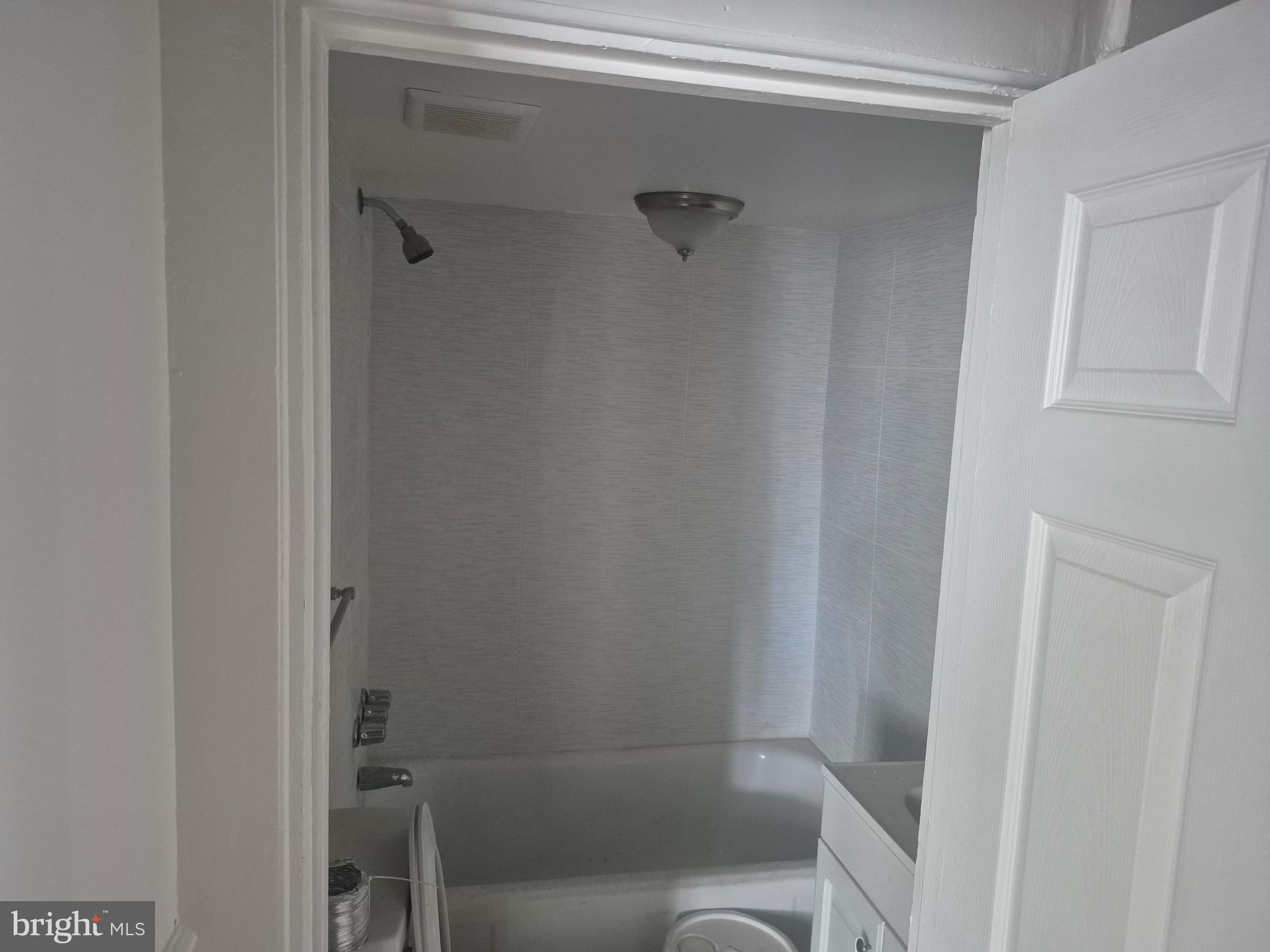 805 North Woodington Road Baltimore, MD 21229 - Photo 7 of 23