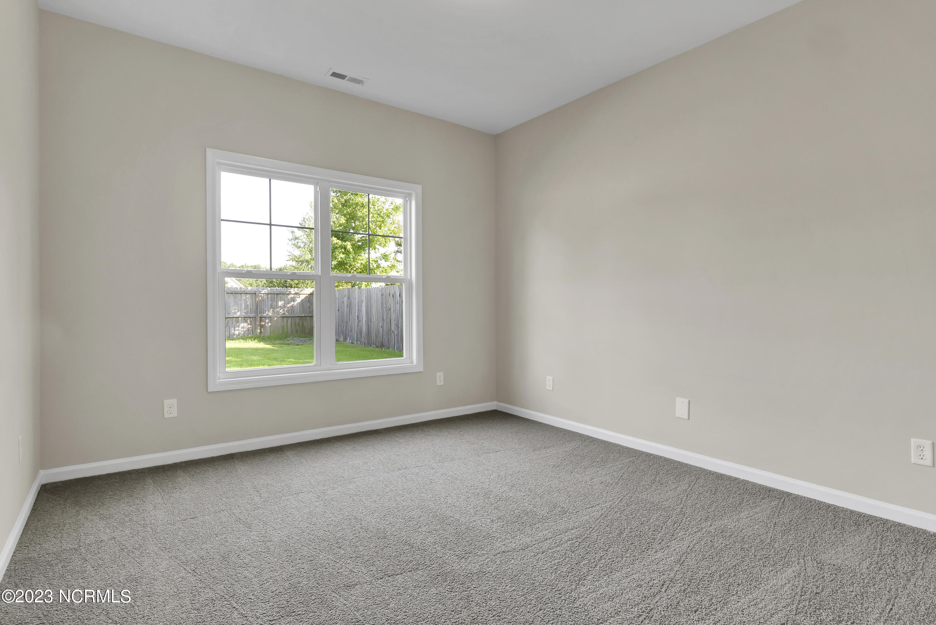 335 Kingston Road Jacksonville, NC 28546 - Photo 26 of 31 25
